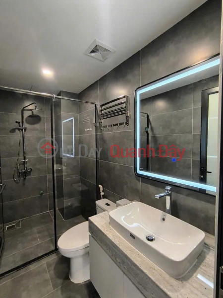 đ 10,6 tỷ, NHÀ MỚI ĐẸP Ở LUÔN Ô TÔ VÀO NHÀ Phố Trạm 42m2 X 6 tầng, mặt tiền 4.7m,10.6 tỷ Long Biên.