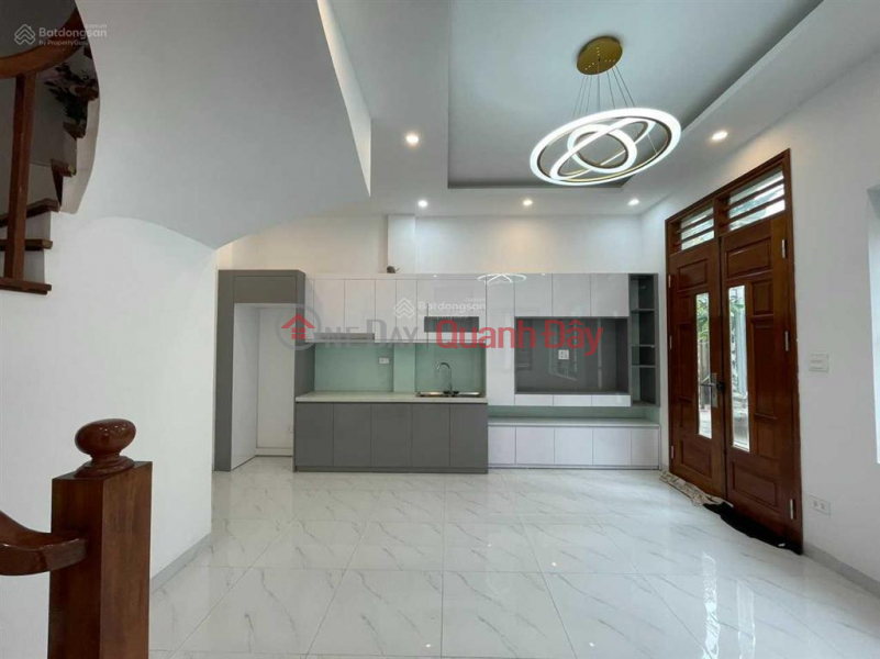 House for sale with 5 floors with 4.5m frontage in Lai Xa, Kim Chung, very nice design, luxurious interior, fully functional Sales Listings