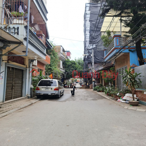 Land for sale in Gia Lam commune, near Vincom, car road. 202m², 8m square frontage. Investment price. 0989894845 _0