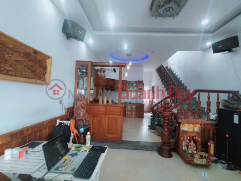 URGENT SALE OF A 3-FLOOR FRONT HOUSE ON 15M STREET NEAR THE NORTHERN BUS STATION, WITH 1 FRONT FRONT OF 4M, 60M2. _0