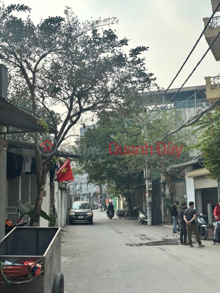 House for sale in Kim Giang, 130m², car parking available, 4m wide alley, connecting to many other streets, only 120 million VND\\/m²., Vietnam | Sales | đ 15.6 Billion