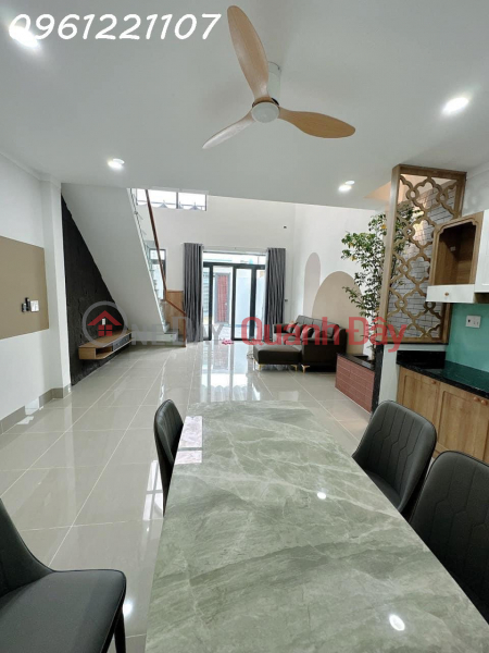 Urgent sale, family needs money to pay bank interest, private book, residential property near market Sales Listings