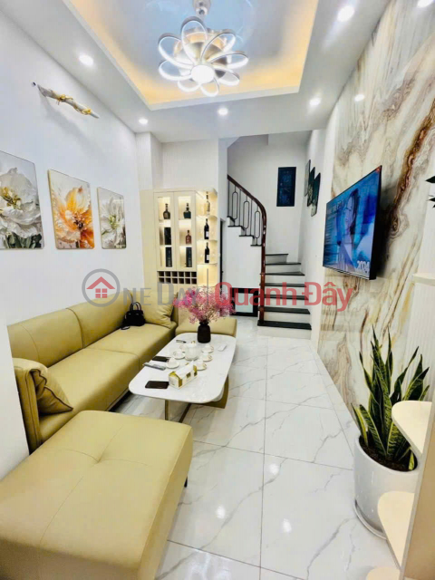 NHỎ TIỀN-PHỐ VIP-TT Q. HAI BÀ TRƯNG- NHÀ 4 tầng- HƠN 5 tỷ- NGÕ THÔNG-KINH DOANH NHỎ- Ô TÔ GẦN- Ở LUÔN _0