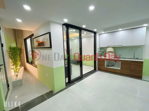 House for rent on Le Duan Street, Kham Thien, 3 floors x 50m2, open floor for office use, 15 million _0