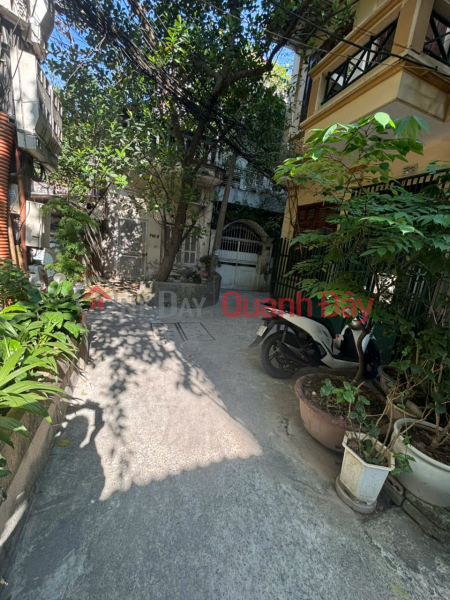 OWNER urgently needs to sell a corner house, 3 floors - in the heart of Dong Da district, Dang Van Ngu street - Fully furnished., Vietnam | Sales đ 19.7 Billion