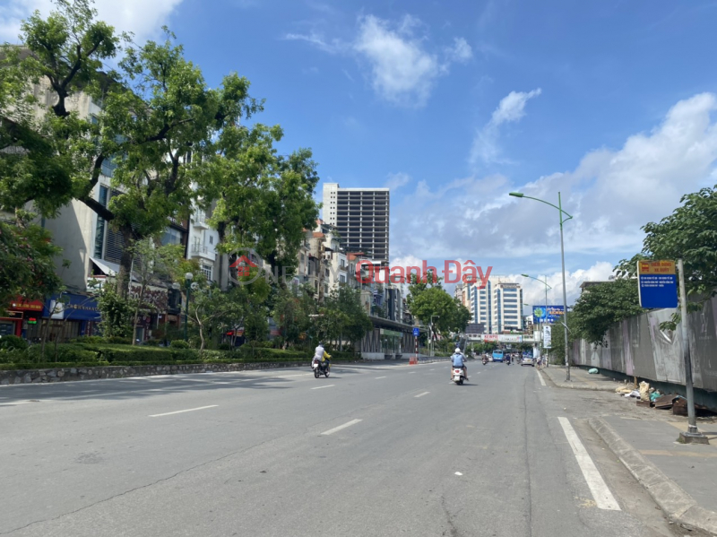 Lower shock 2 billion. Price is only 7.4 billion, newly built 7-storey house, area 40m2 in Giang Vo, Ba Dinh, Hanoi Sales Listings