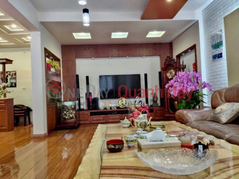 House for sale Ton Duc Thang 106m, 8.5m frontage, located in the parking lot subdivision with a large yard _0