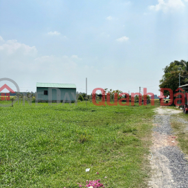 Owner selling land plot of 107.8m2 with title deed, best price in Go Dau area, Tay Ninh. _0