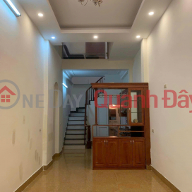 Cho thuê nhà nguyên căn ngõ 175 Định Công, 45m2 x 3.5 tầng, 2 ngủ to.có thể làm 3 ngủ - 10 Triệu _0