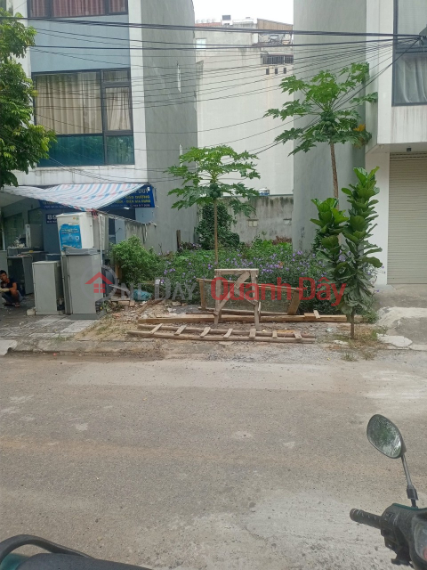 EXTREMELY RARE! PRIME LAND PLOT IN PHU DIEN, NO PLANNING RESTRICTIONS, CAR ACCESS, AREA: 40M², PRICE: 7 BILLION VND _0