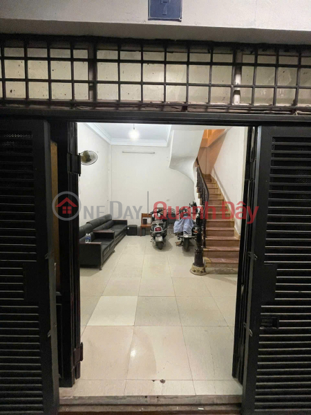 House for rent at Bach Dang, 29 m², 5 floors plus rooftop - Price 12 million VND. Rental Listings