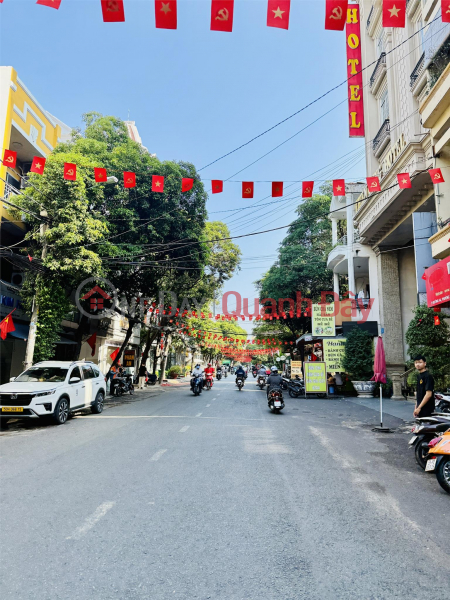 đ 17,9 tỷ | **Bán nhà HXH Trương Hoàng Thanh, khu K300 Tân Bình (8*12) góc 2MT