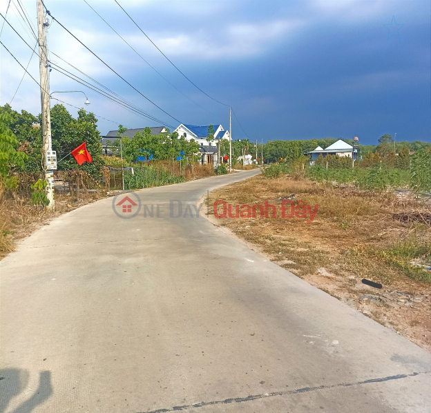 For Sale 6m Front Street Right at Chon Thanh Town, Cheap Price Sales Listings