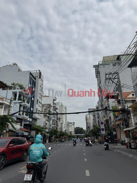đ 16.8 Billion, **House for sale on Hoang Hoa Tham street, Ward 13, Tan Binh district (4x16m) - near T3 train station**