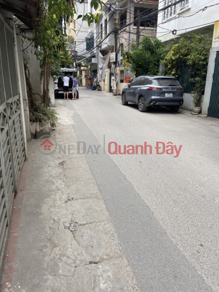 Property Search Vietnam | OneDay | Residential Sales Listings House for sale on Lac Long Quan Street, 39.5m2, 5 floors, 6.75 billion, 3 steps from windy West Lake