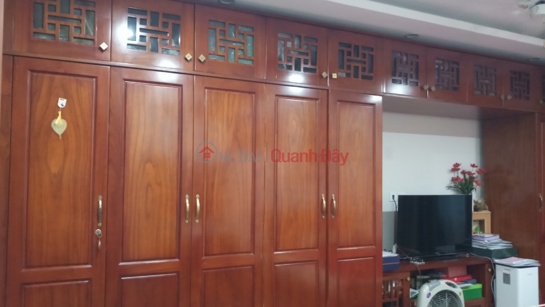 House for sale urgently at Hoang Cau Skyline apartment building, Dong Da, Hanoi Sales Listings