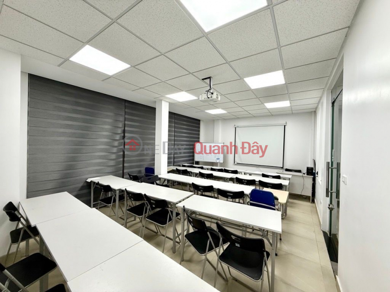 đ 12.5 Billion, Ho Tung Mau street, 50m x 5 floors, 12.5 billion VND, car access to the house, one house away from the main street.