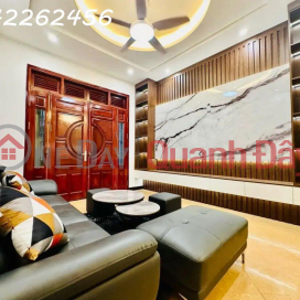 Townhouse for sale in Ton Duc Thang, Dong Da, 5-storey new house, fully furnished, car included, about 6 billion. _0