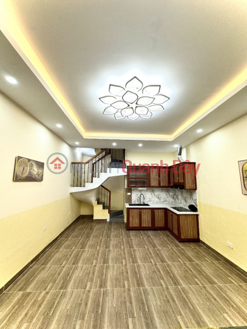 Fully furnished house for sale in Hoang Hoa Tham, Ba Dinh, three-wheeled alley, 32m2, 3 floors, frontage 4.3m, only 5.55 billion _0