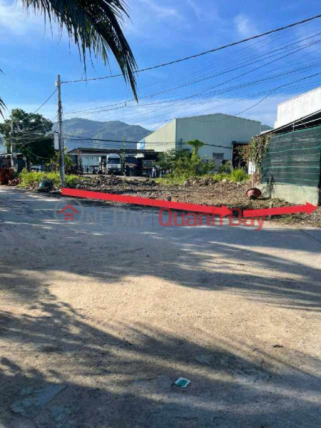 Urgent sale of a 61m2 plot in Dien Toan resettlement area, Dien Khanh. Sales Listings