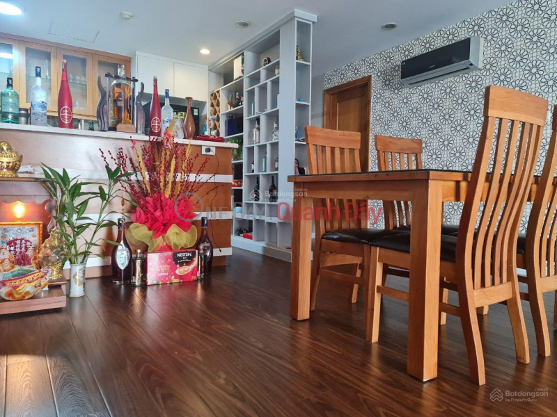 The owner sells 3-bedroom apartment, River Gardern Thao Dien District 2. Price includes full furniture Sales Listings