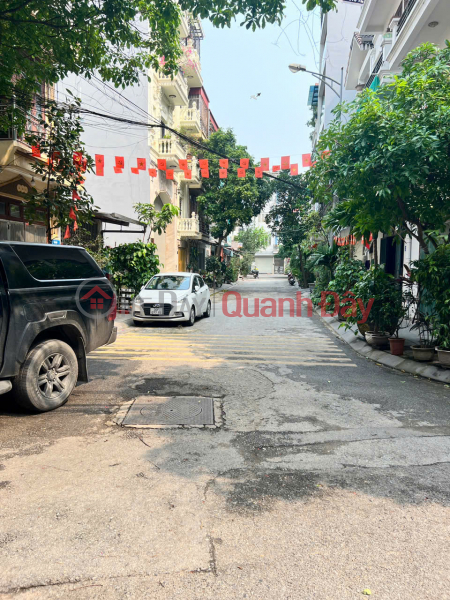Property Search Vietnam | OneDay | Residential Sales Listings | House for sale with two street frontages on Thanh Am Street - a road wide enough for two trucks to pass each other - with a refreshing lake view.