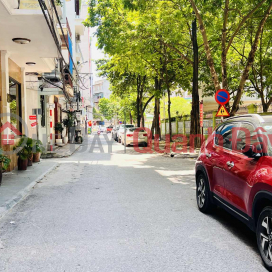 Beautiful house on Nguyen Van Cu street, corner plot, 6 floors with elevator, car access to the house. _0