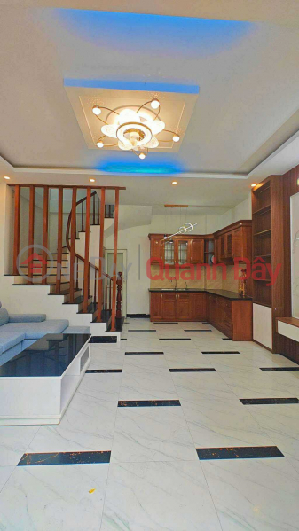 Vinh Hung, Linh Nam, 5-storey house, 3 bedrooms, 1 step to the street, only over 5 billion Sales Listings