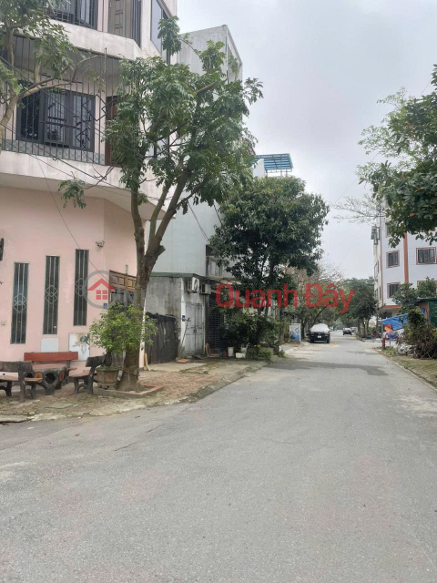 OWNER NEEDS TO SELL A CORNER PLOT OF 46.7 M2 IN GIA LAM RESETTLEMENT AREA, PRICE SLIGHTLY OVER 9 BILLION VND, CONTACT 0985865658 _0