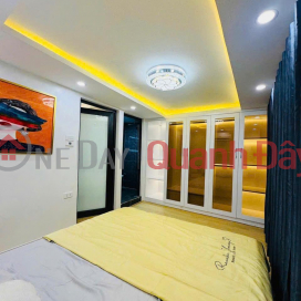 VĂN CHƯƠNG 1 -ĐỐNG ĐA-THANG MÁY-DT:30M2- 5,5 TẦNG -MẶT TIỀN 4,5M -GIÁ 8XTY--OTO CHẠY VÒNG QUANH NHÀ ĐỖ CỬA _0