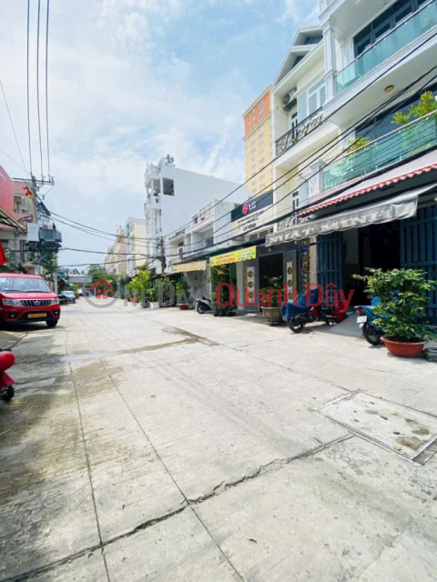 HOUSE FOR SALE IN LE VAN QUOI VIP AREA - ADJACENT TO TAN PHU DISTRICT - CAR ACCESS TO THE GATE - 3 FLOORS - USABLE AREA: 72M2 - ONLY 3.7 BILLION VND _0