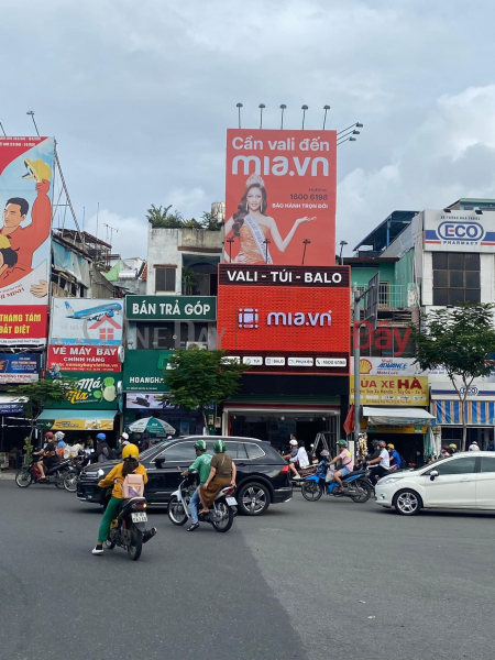 Business premises on Hoang Van Thu street, 4 floors, 6x20m, right at the roundabout Rental Listings