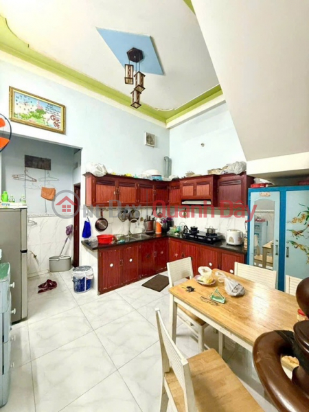 đ 2 Billion HOUSE FOR SALE BY OWNER - GOOD PRICE. Owner needs to sell quickly. Located on Ngo Thi Nham Street, Nhi Dong 2 Quarter, Di An, Binh Duong.
