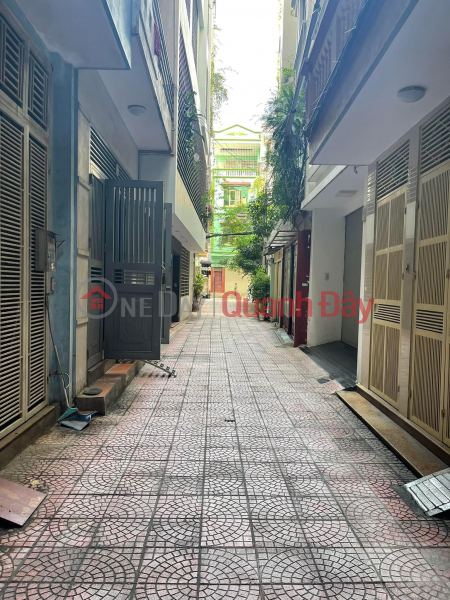 Selling grade 4 house in Hoa Binh lane, Hai Ba Trung district, dt: 36m mt: 4m south-facing house, through lane Sales Listings