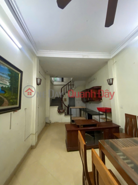 For rent in GROUPS, FAMILIES, whole house at 94 Hoang Mai, 40m2 x 4 floors, 2 bedrooms with private bathroom, 9 Million Rental Listings