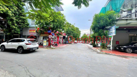House for sale on Dao Nhuan street, location right at a very nice intersection _0
