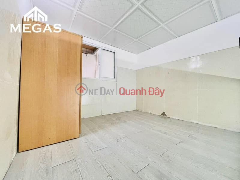 đ 3.7 Million/ month, 100% new Duplex room right on Hoang Hoa Tham street