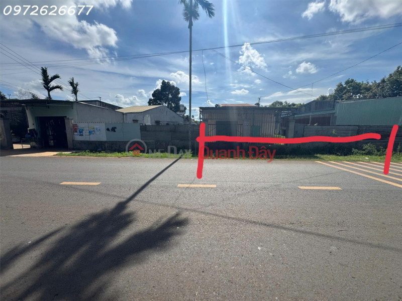 Selling a beautiful plot of land with a house included at 27 Dao Duy Tu Street, Tan Son Ward, Pleiku City, area 770m2, fully residential land. Sales Listings
