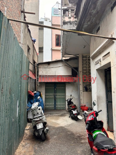  Please Select, Residential, Sales Listings đ 3.4 Billion