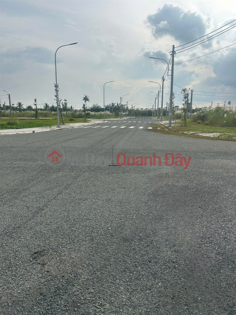 NICE LAND - GOOD PRICE - OWNER NEEDS TO SELL ORIGINAL PLOT E4-01, ROAD NO. 2, MAI DAM RESETTLEMENT AREA _0