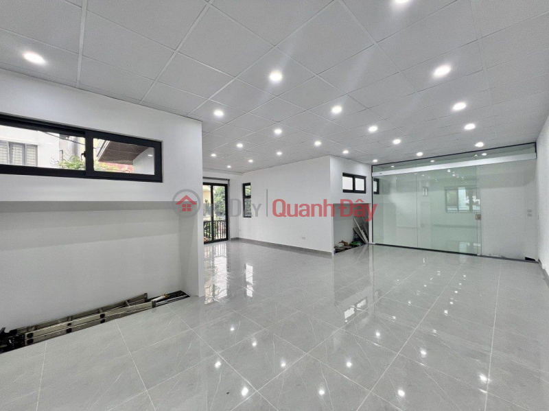 Looking for a new owner for an office in Viet Hung, Long Bien, 2 floors, 180m², 12m square meter, 3-car bypass. Vietnam, Rental, đ 12 Million/ month