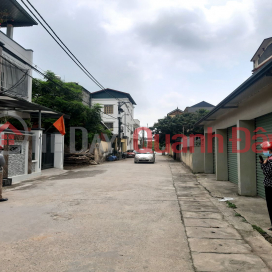 Land for sale, 61m2, 4.2m frontage, car access, in Trau Quy, Gia Lam, price over 8 billion VND. Contact 0989894845 _0