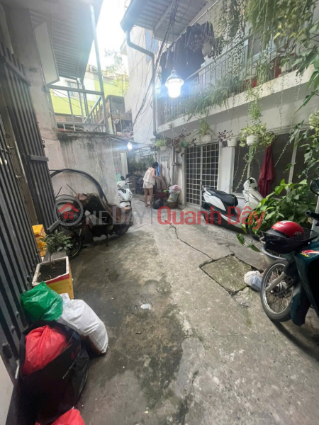 Owner selling quickly a house on Phan Van Han Street, Binh Thanh District - 3 bedrooms, bordering District 1, only 4 billion VND. Sales Listings