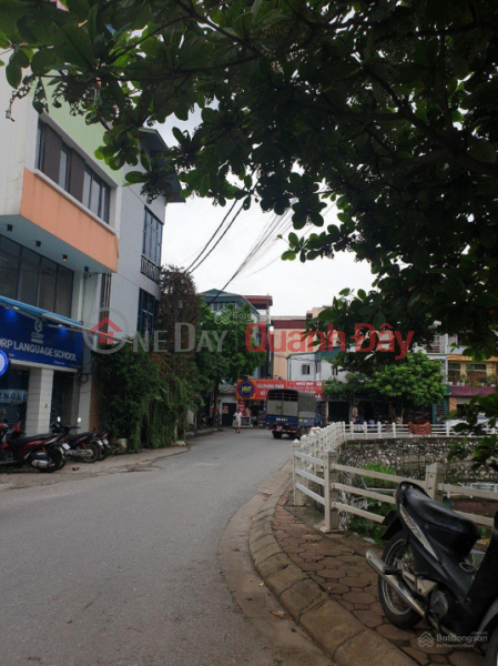 đ 3,85 tỷ | Bán nhà ngõ 42 Sài Đồng, 3.85 tỷ, MT 4.7m, view Hồ, ô tô, thông VXT (siêu hiếm)