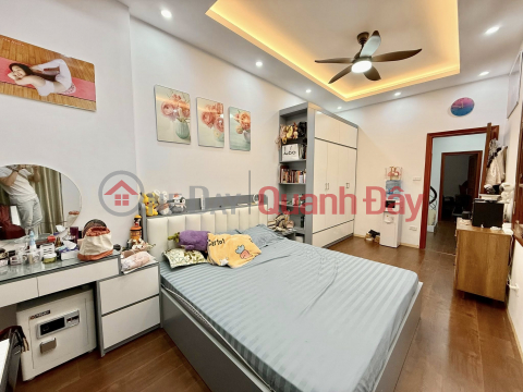House for sale on Le Dai Hanh street, 25m2, 5 floors, 3 bedrooms, 3.3m frontage, price slightly over 8 billion VND, wide and airy alley. _0