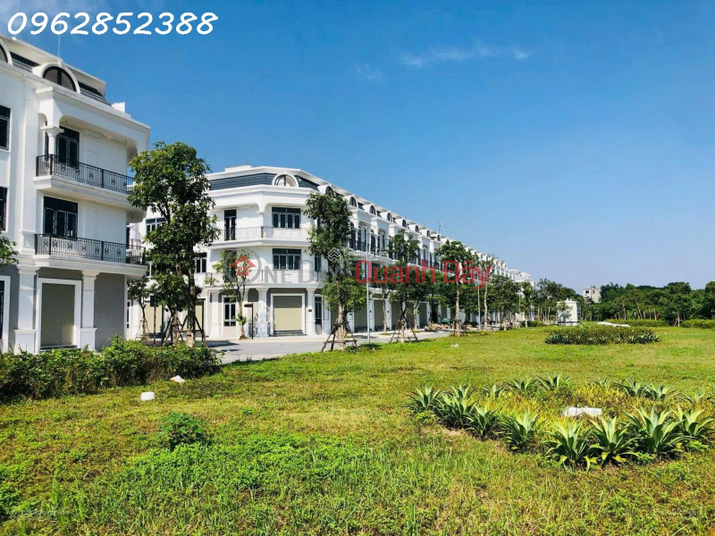 The owner is selling a townhouse at Calyx Residence, 319 Dong Anh, with a garden view. Vietnam | Sales | đ 12 Billion