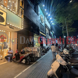 SUPER VIP CHUA BOC STREET FRONT.<br \/> AREA 45M2, 5-STOREY HOUSE, OWNER FOR QUICK SALE 42 BILLION.<br \/> - 2 SIDES - BUSY BUSINESS - _0