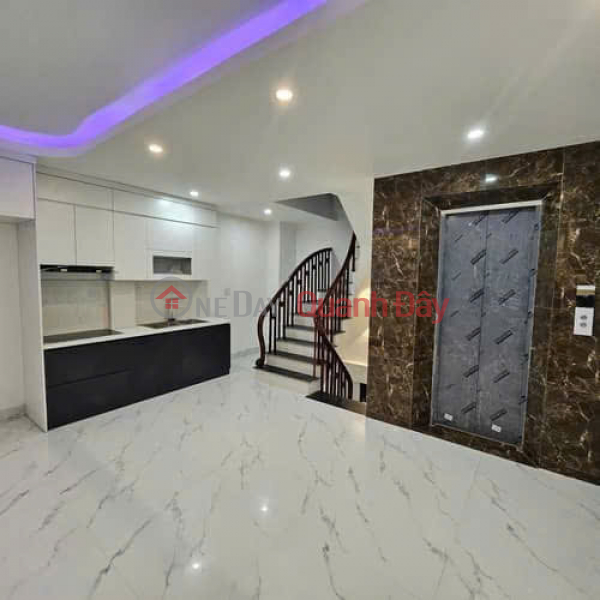 Long Biên ko có căn thứ 2! Nhà đẹp mới tinh 39m2, 4 mặt ngõ, 6 tầng thang máy Việt Nam, Bán đ 7,5 tỷ
