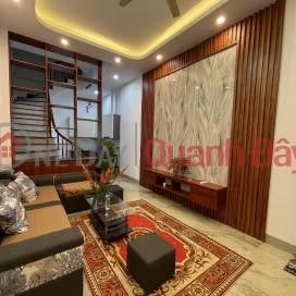 Lane 1 Kham Thien House. The new house is beautiful and sparkling. Area 30m2x4T, floor 3.3m. Price 3.89m2 _0