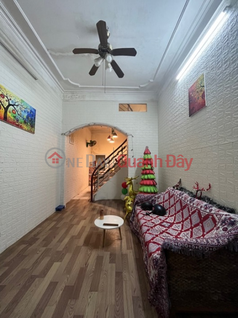 House for sale at alley 112, Ngoc Khanh street, through lane 612 La Thanh, Giang Vo ward, Ba Dinh district, Hanoi. Area 40 m2 Area 3m Price 4.15 _0